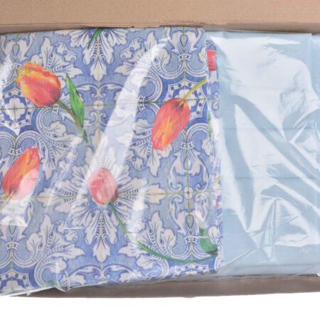 Комплект от сини покривки опаковани в найлонов плик и кутия