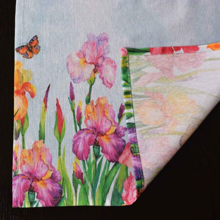 Обратна страна и тесен подгъв на тишлайфер с ириси