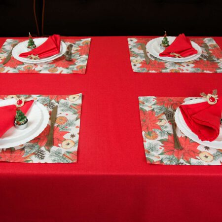 част от сервирана коледна маса