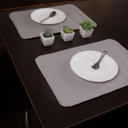 маса за двама в изискано сиво