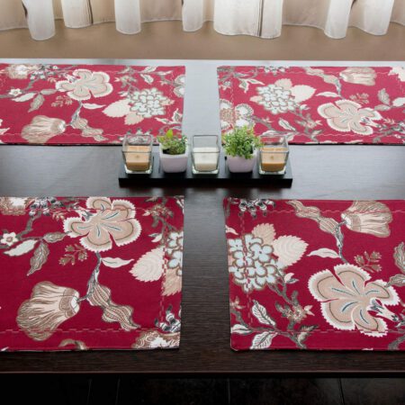 червени подложки за маса