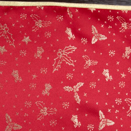 коледен тишлайфер със златисти орнаменти и кант