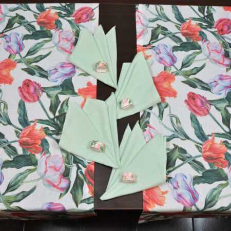 съдържание на комплект за маса с лалета