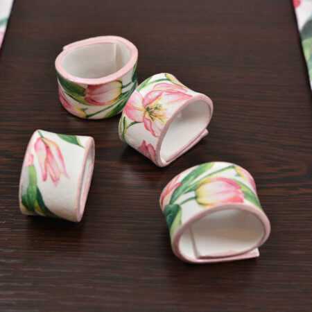 Керамични пръстени за салфетки с розови лалета