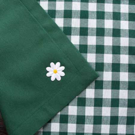 лицева и опакова страна на двулицев комплект покривки в зелено