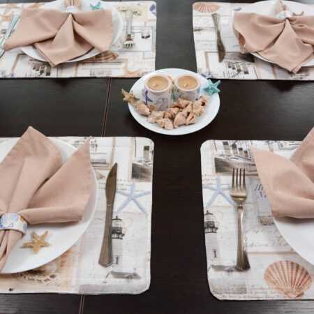 Маса аранжирана в морска тематика