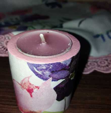 Гипсов свещник (висок) с чаена свещ в розово