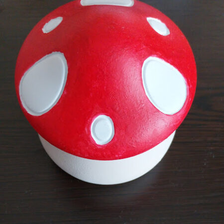 Гипсова червена гъба за декорация