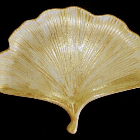 Поднос във формата на лист от гинко