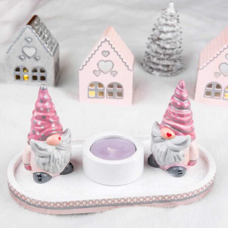 Зимна и коледна декорация в розово и бяло