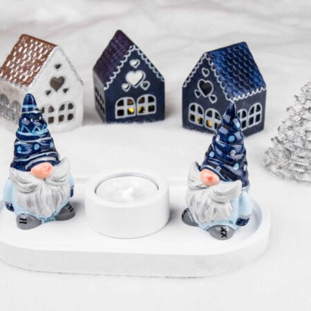 Декорация за зимата в синьо, бяло и сребърно