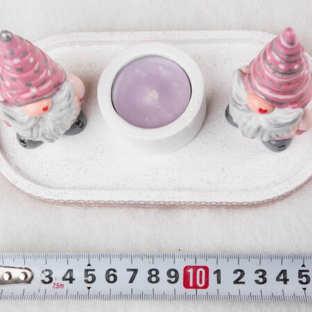 Свещник за чаена свещ с розови джуджета и метър