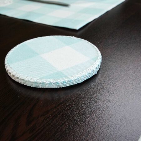 Подложка за чаши с дантела