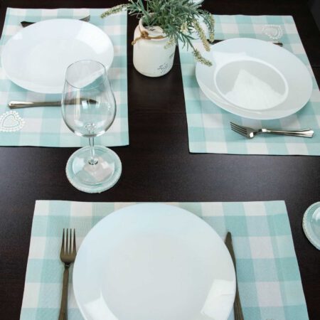 Маса за четирима в ментово каре