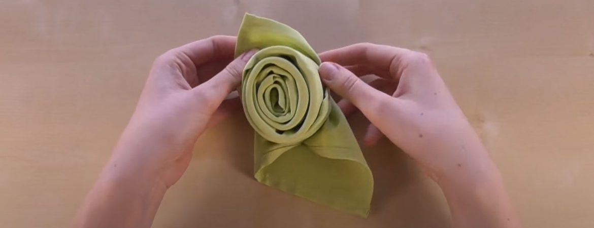 Аранжиране на маса за Коледа и Велидкен