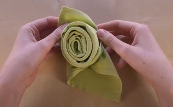 Аранжиране на маса за Коледа и Велидкен