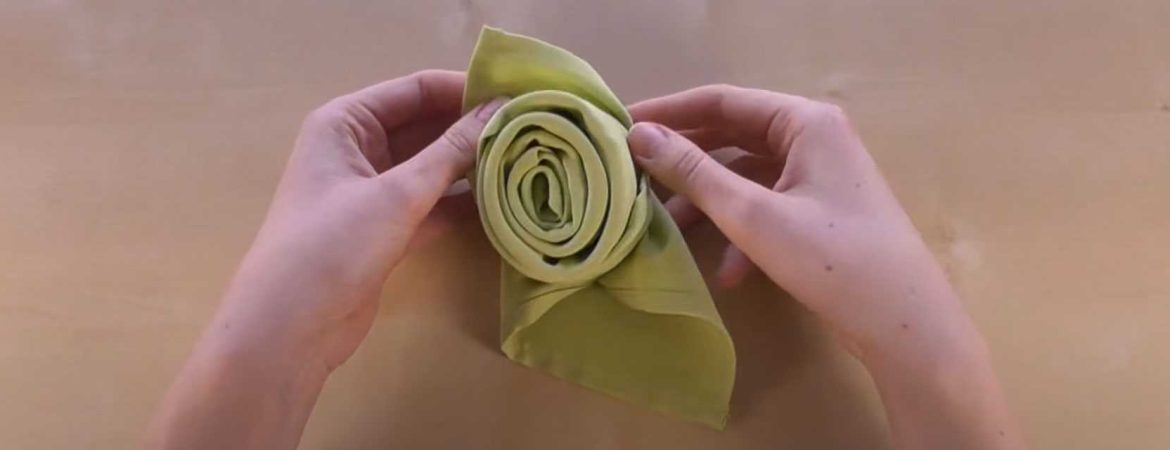 Аранжиране на маса за Коледа и Велидкен